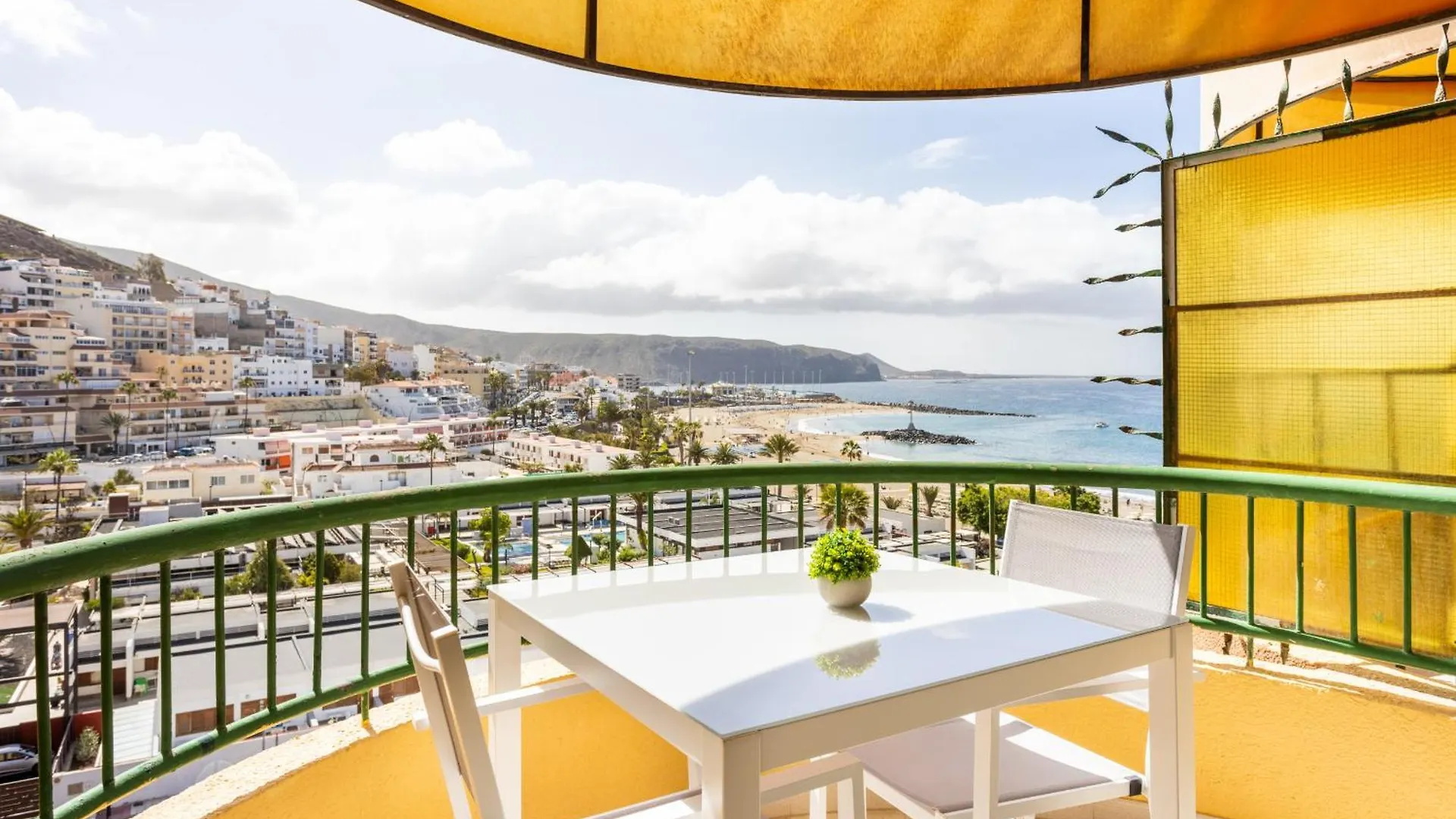 Stunning Sea View Apt In Los Cristianos