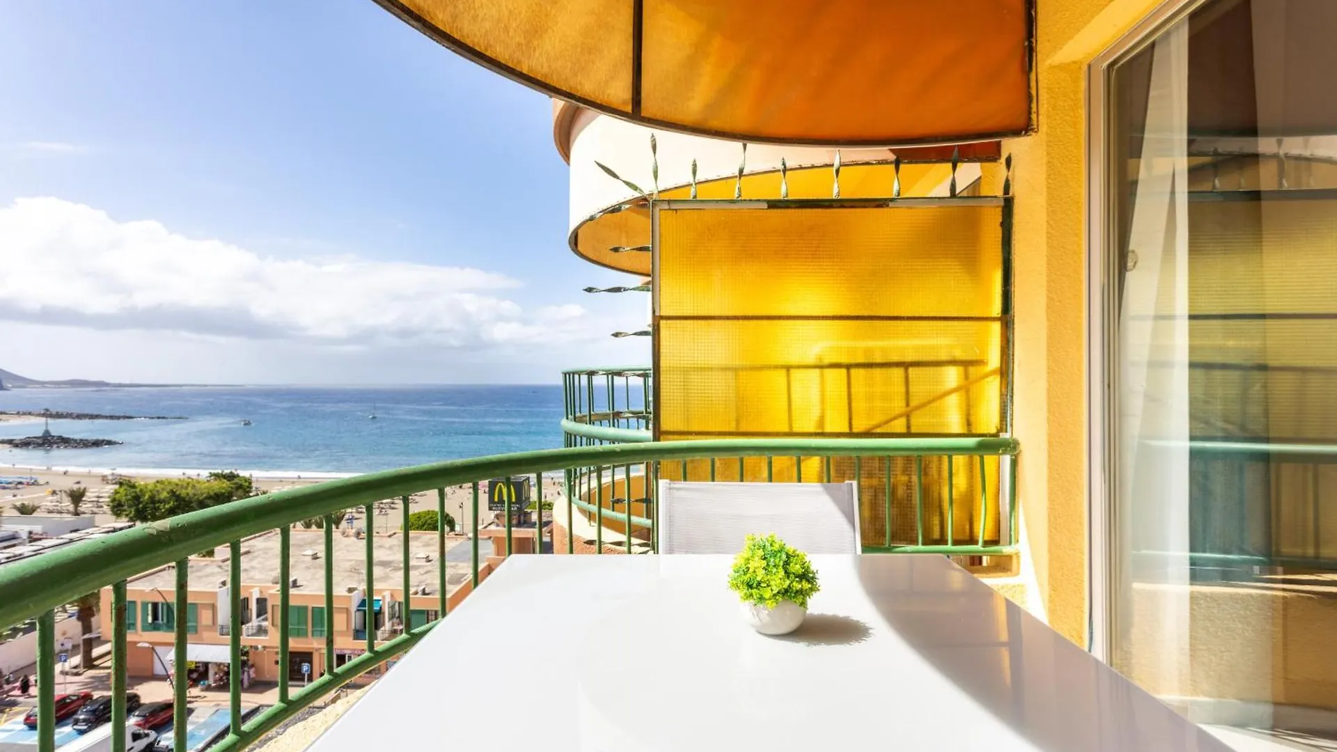 Stunning Sea View Apt In Los Cristianos
